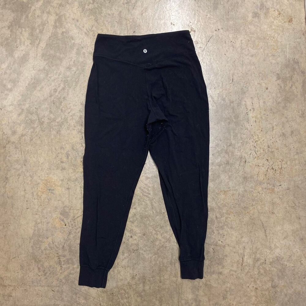 Lululemon Women's Black Joggers- size 8